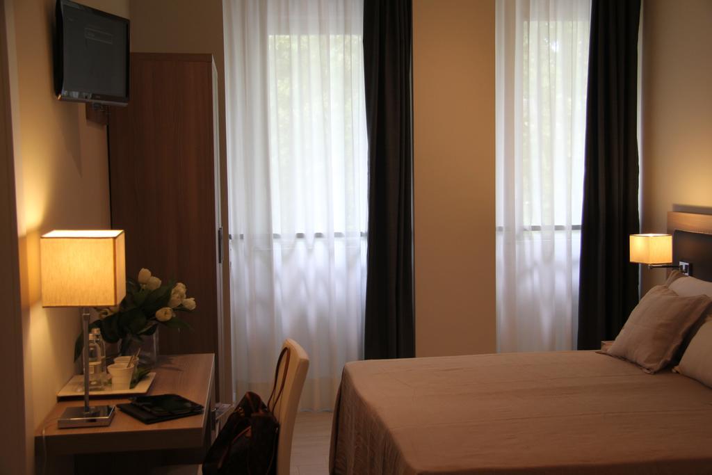 โฮเต็ล ซาร่า มิลันโน่ Hotel มิลาน ภายนอก รูปภาพ
