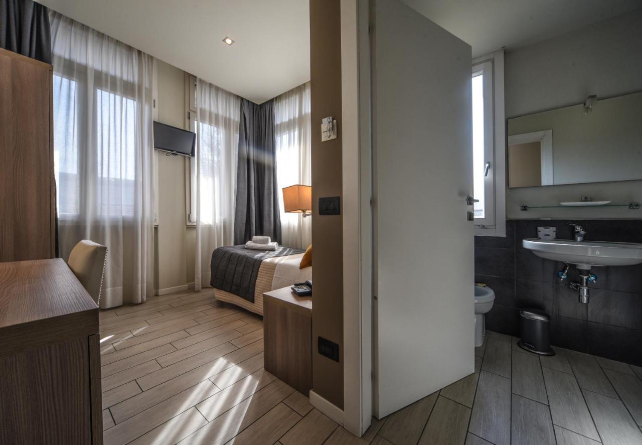 โฮเต็ล ซาร่า มิลันโน่ Hotel มิลาน ภายนอก รูปภาพ